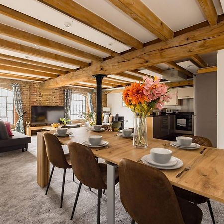Wild Roses Serviced Apartments - Excel Warehouse 2 London Exteriör bild