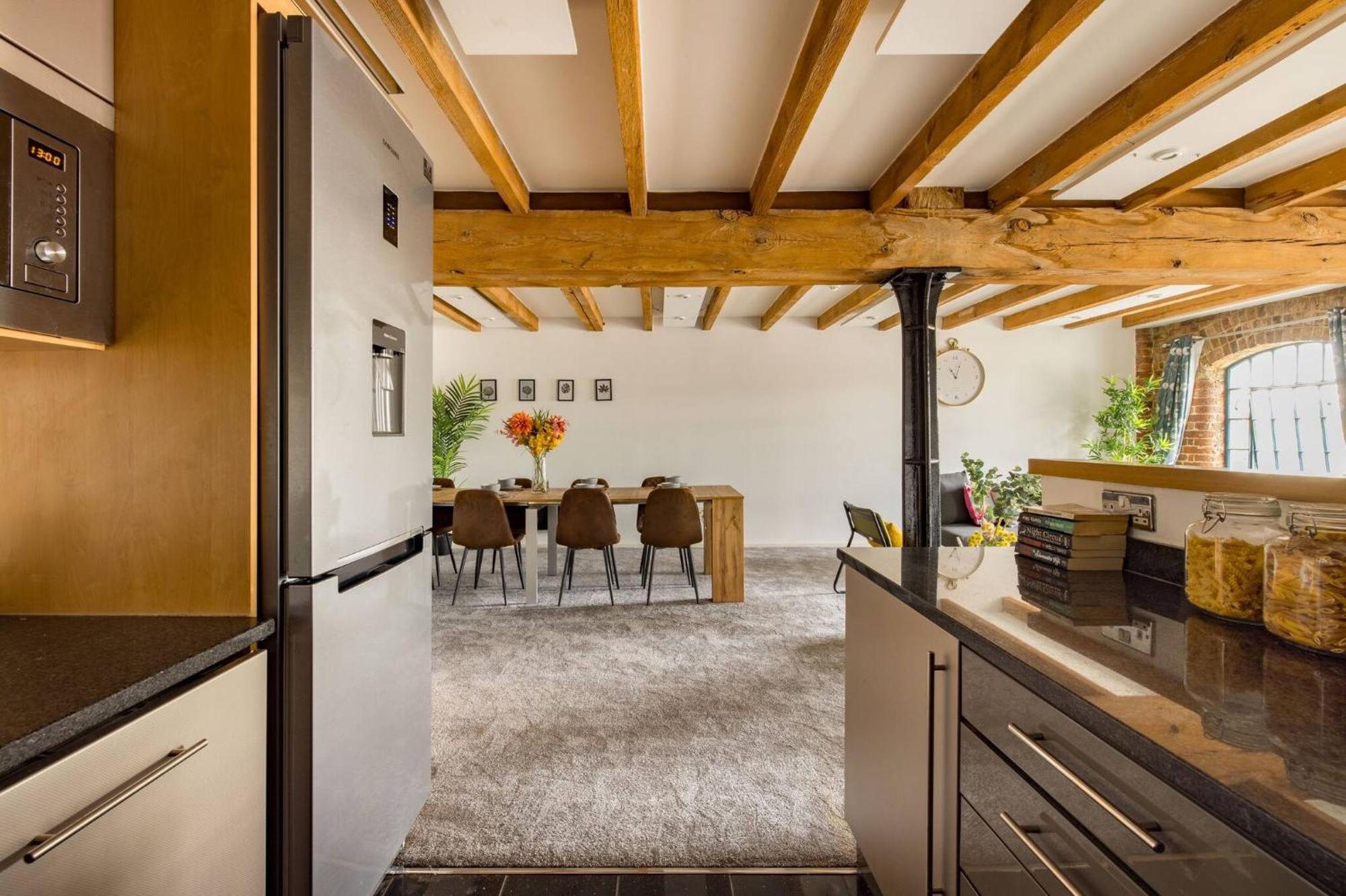Wild Roses Serviced Apartments - Excel Warehouse 2 London Exteriör bild