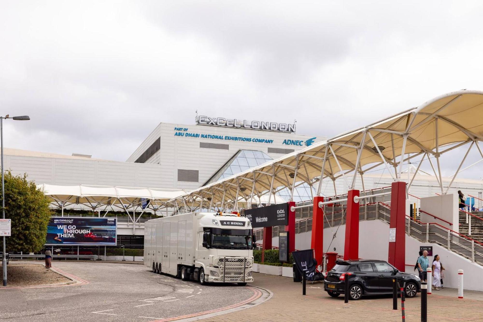Wild Roses Serviced Apartments - Excel Warehouse 2 London Exteriör bild