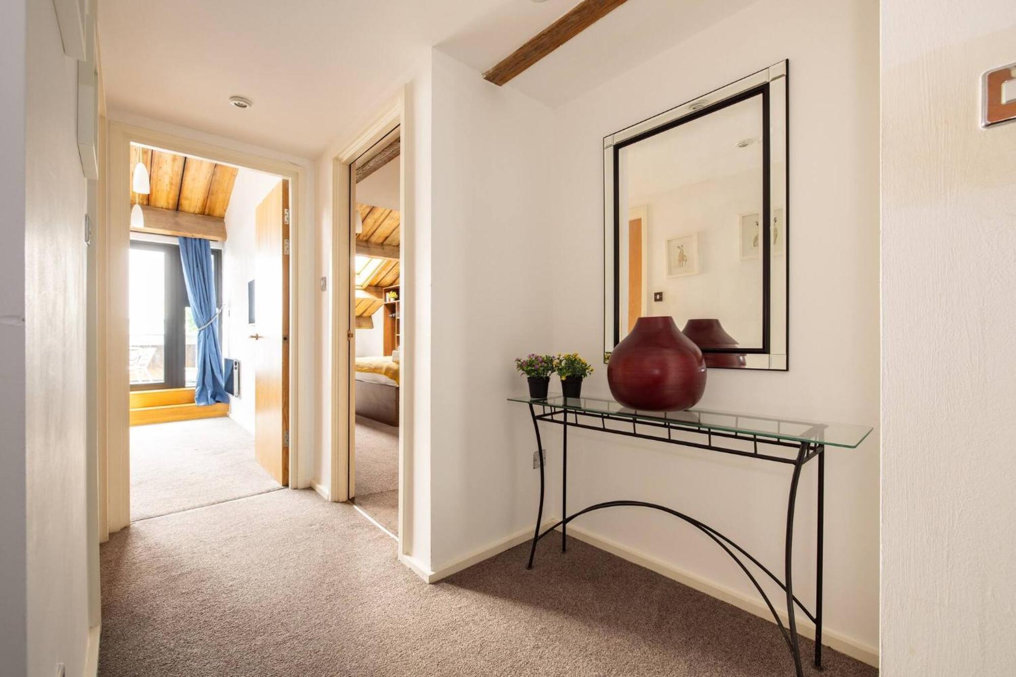 Wild Roses Serviced Apartments - Excel Warehouse 2 London Exteriör bild
