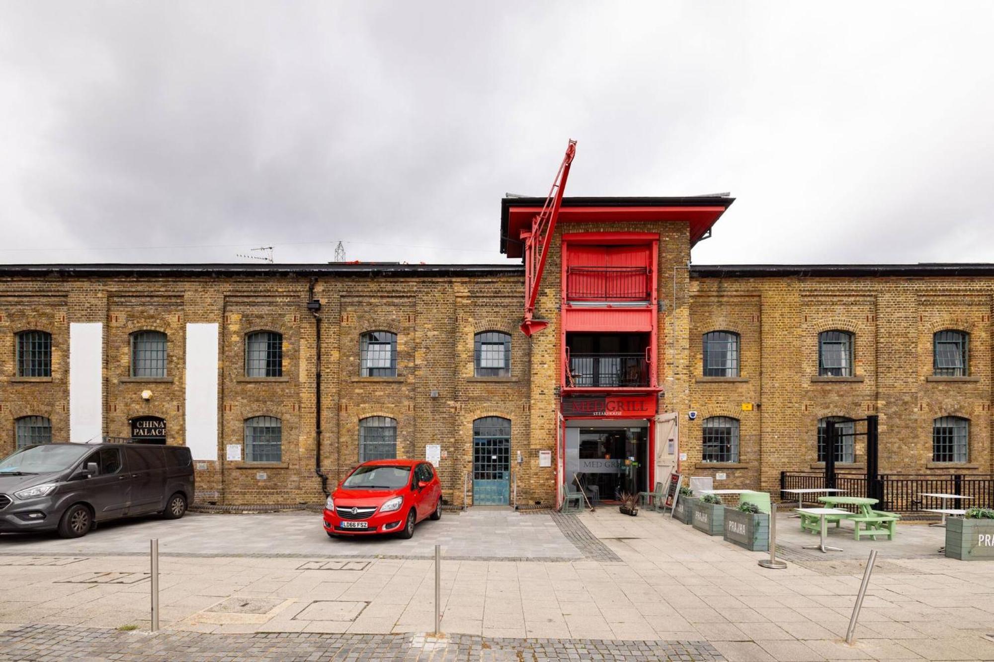Wild Roses Serviced Apartments - Excel Warehouse 2 London Exteriör bild