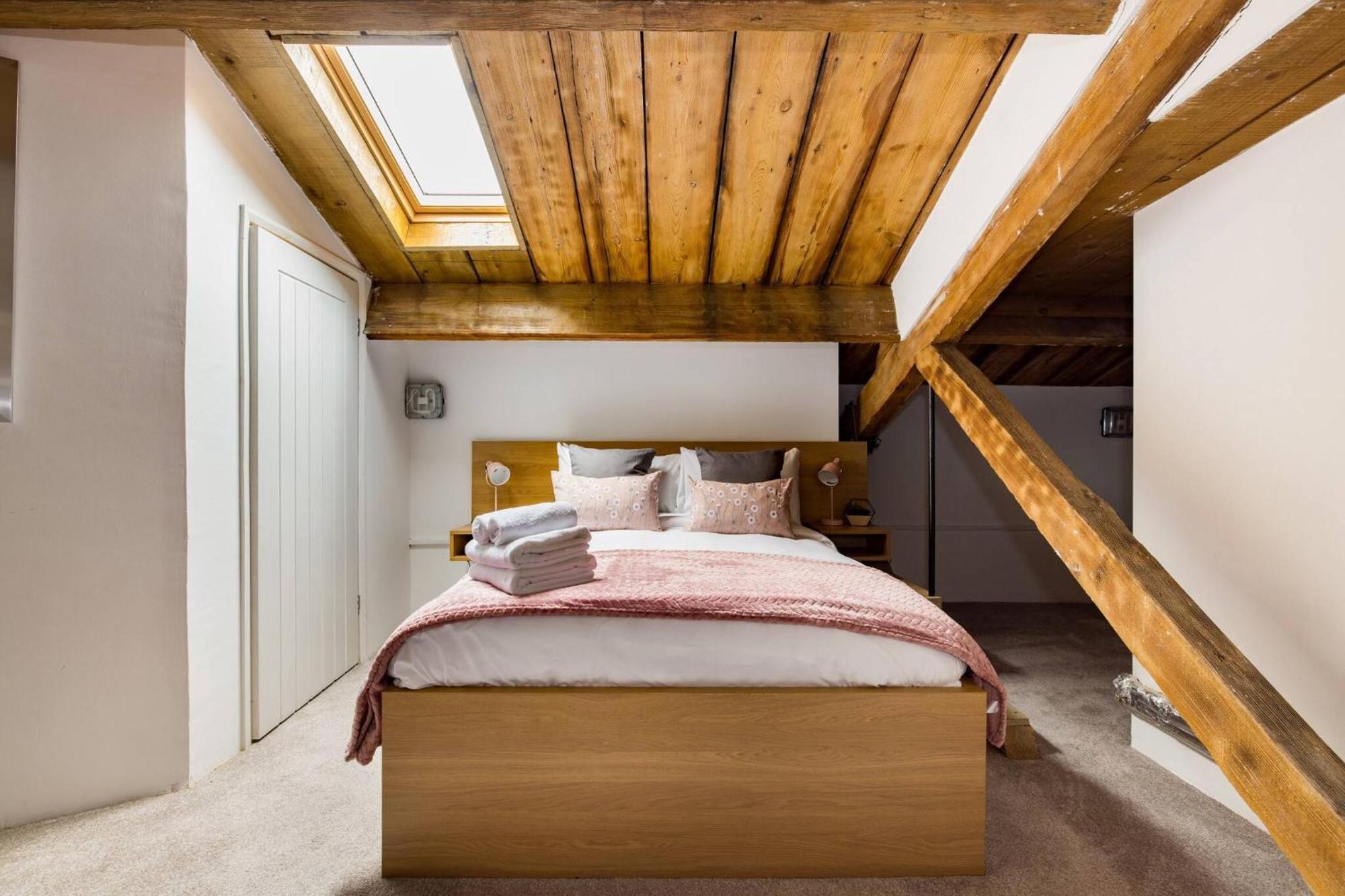 Wild Roses Serviced Apartments - Excel Warehouse 2 London Exteriör bild
