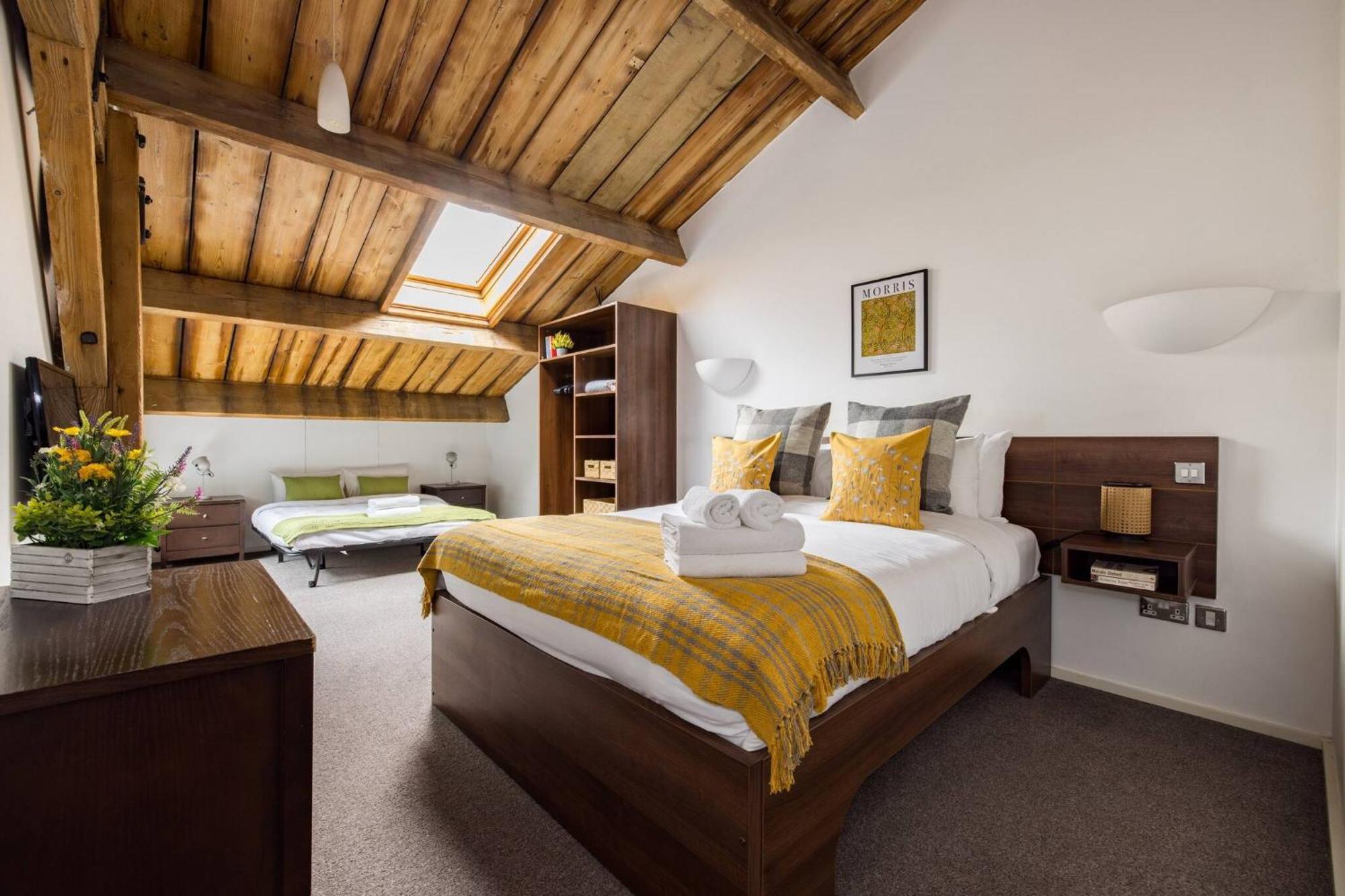Wild Roses Serviced Apartments - Excel Warehouse 2 London Exteriör bild