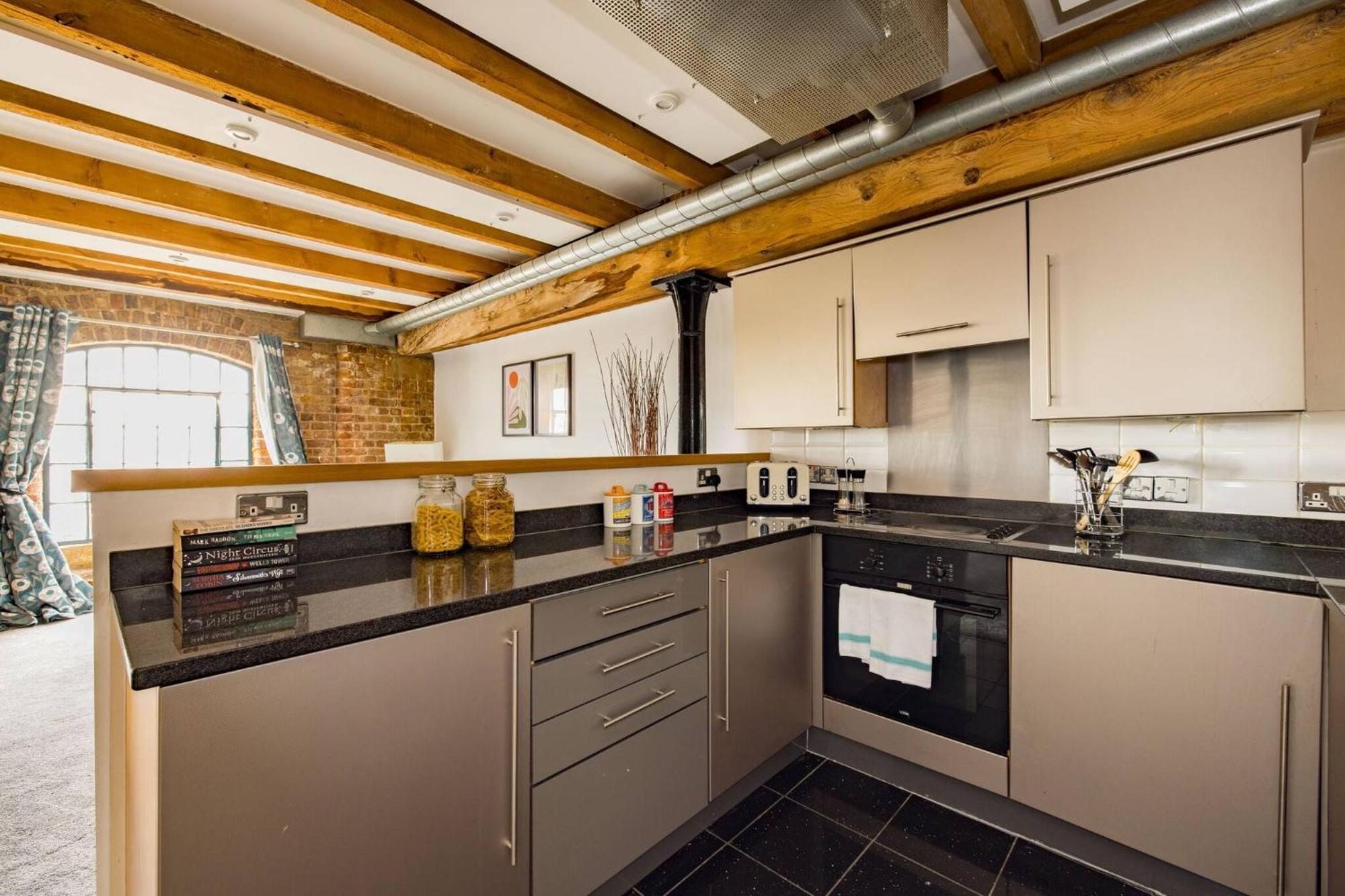 Wild Roses Serviced Apartments - Excel Warehouse 2 London Exteriör bild