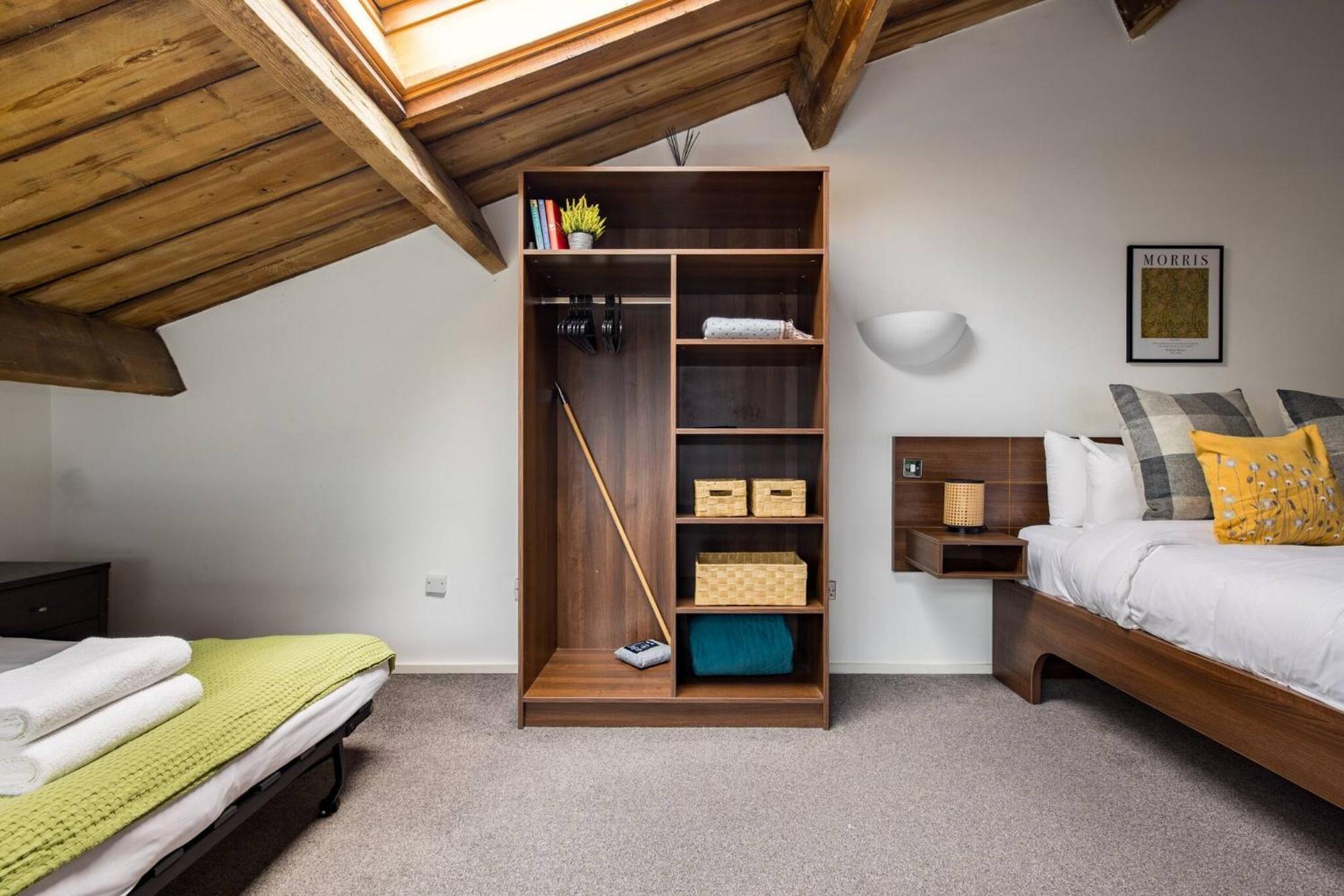 Wild Roses Serviced Apartments - Excel Warehouse 2 London Exteriör bild