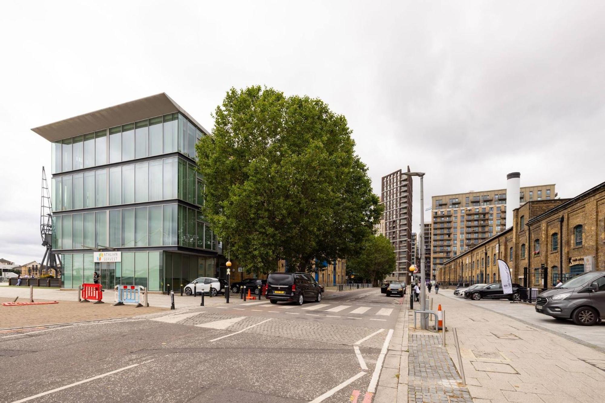 Wild Roses Serviced Apartments - Excel Warehouse 2 London Exteriör bild