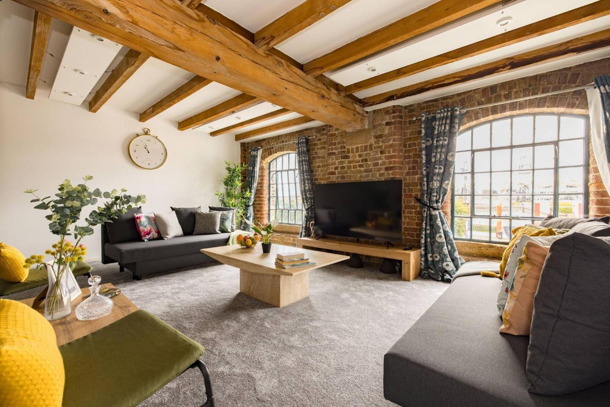 Wild Roses Serviced Apartments - Excel Warehouse 2 London Exteriör bild